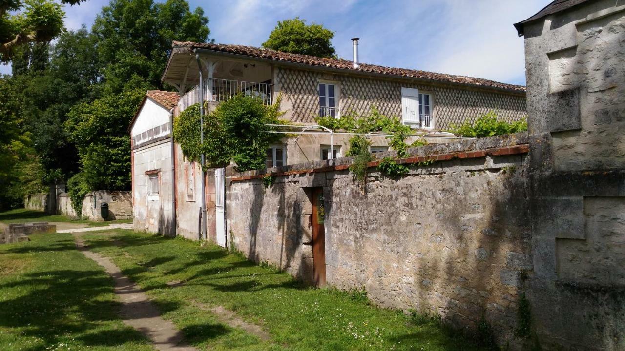 Le Gue Renard-Un Balcon Sur La Charente Villa Jarnac Exteriör bild
